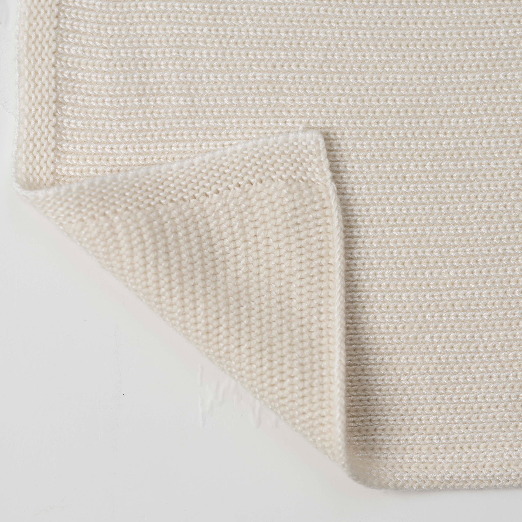 Romeo Throw by Celso de Lemos