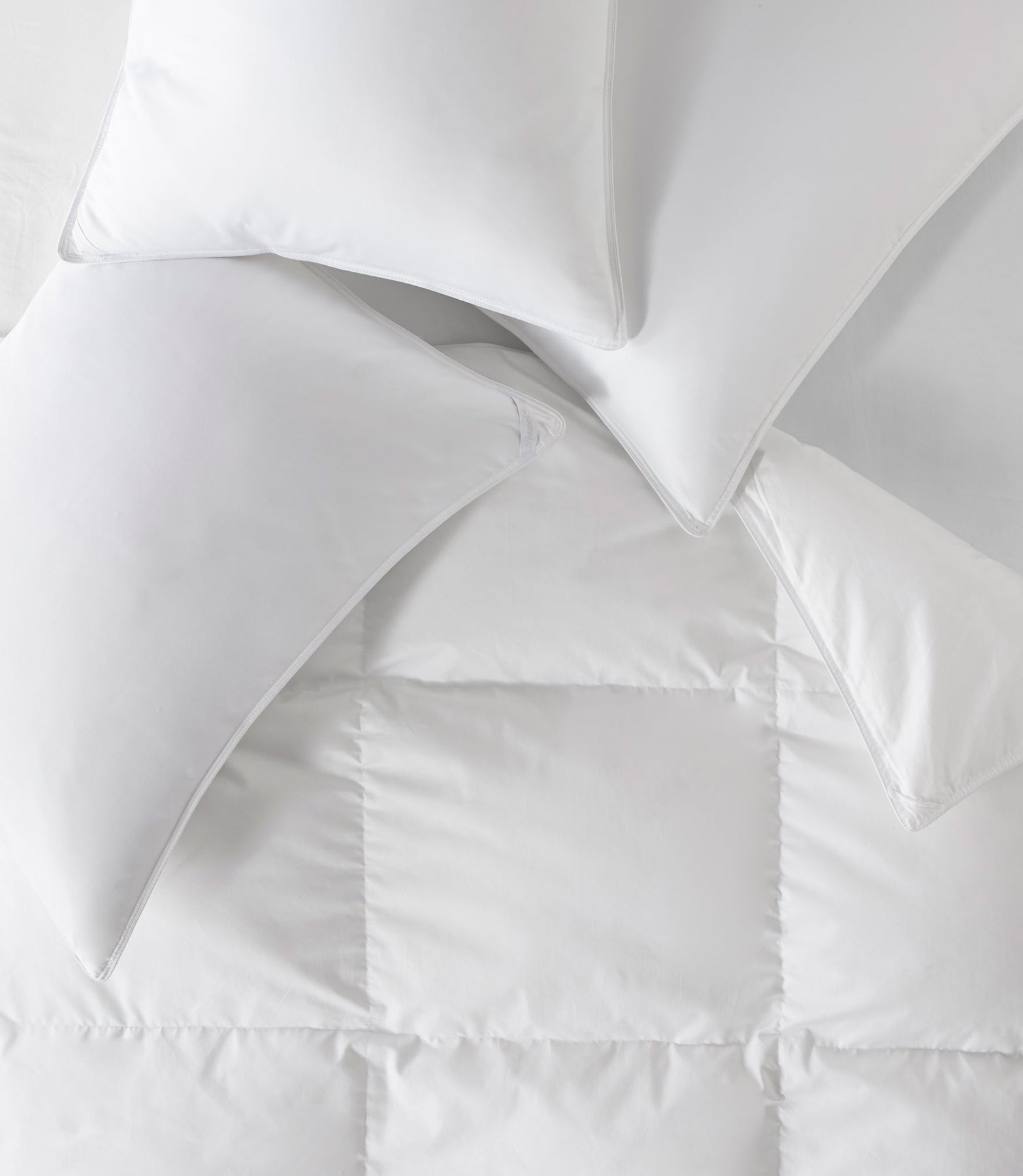 850 Fill Power Canadian White Down Duvet by Peacock Alley