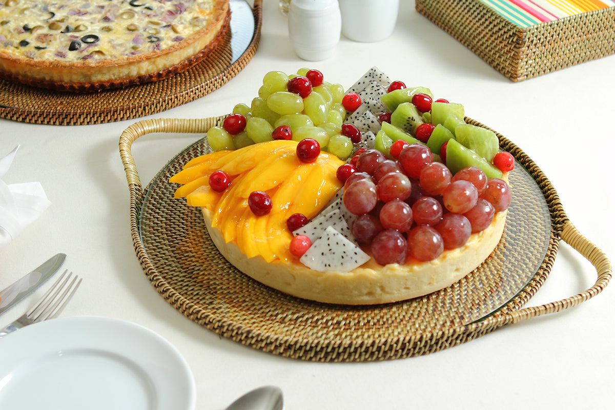 Round Serving Tray with Glass by Calaisio