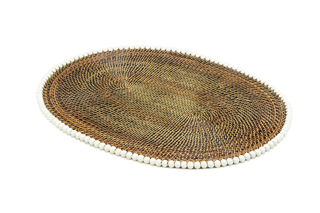 Oval Placemat With White Wood Beads by Calaisio