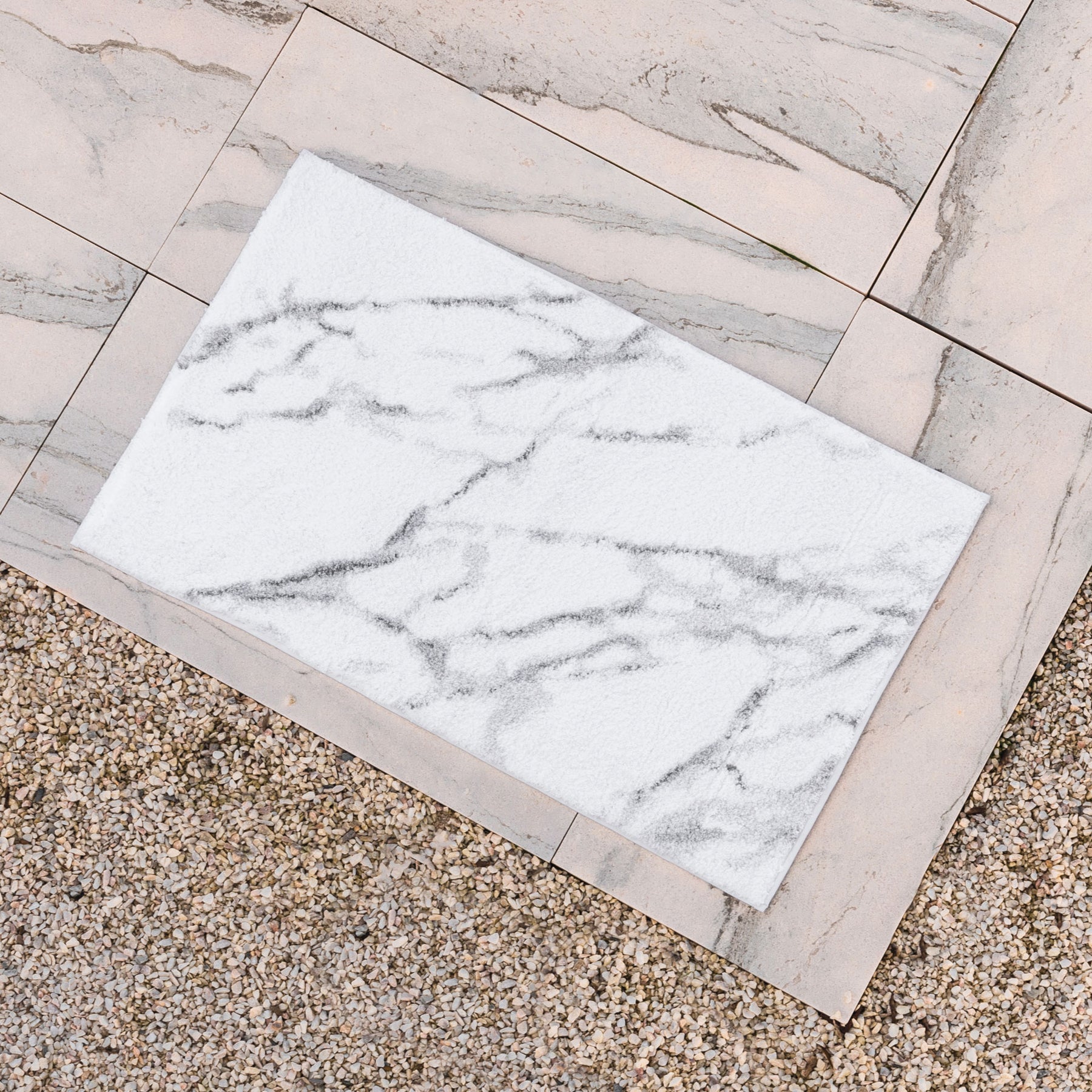 Calacatta Bath Rugs by Graccioza