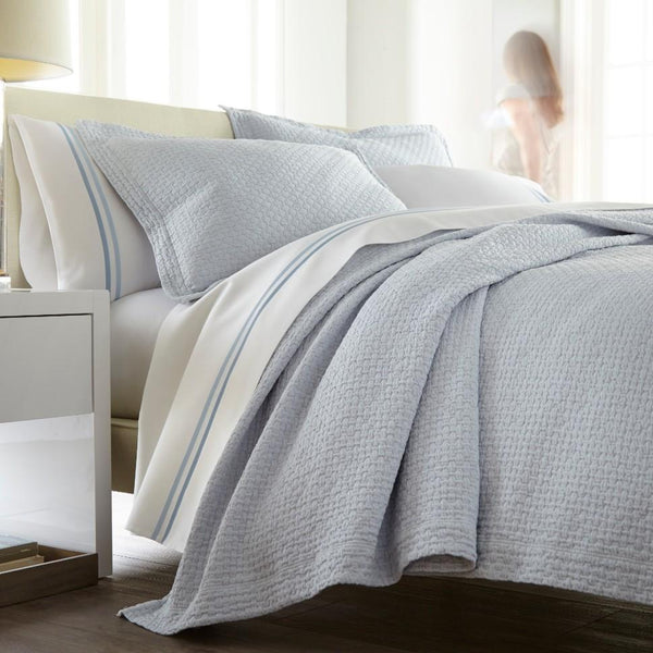 Juliet Matelassé Lightweight Coverlets