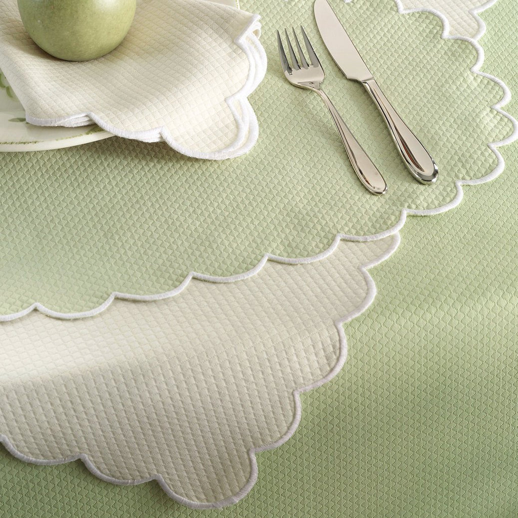 http://pioneerlinens.com/cdn/shop/products/Table_Shop_Style_Savannah_Gardens_01b031fa-f606-493c-8622-60b8ef5224b8_1024x1024.jpg?v=1616442098