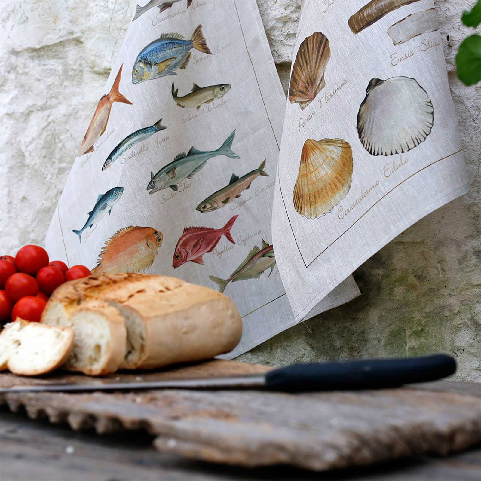 La Mer - Pesci Tea Towel by Tessitura Toscana Telerie