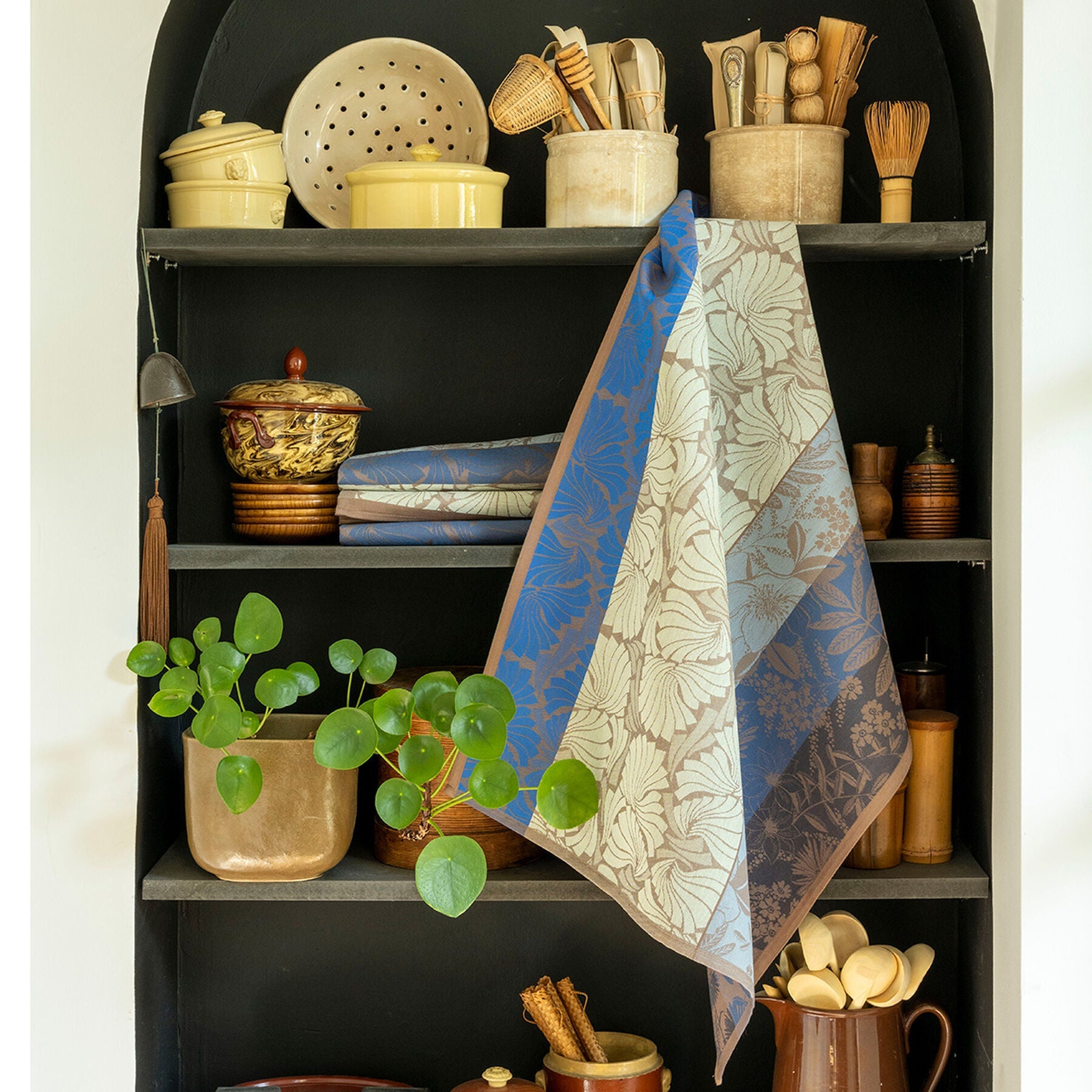 Cottage Tea Towel by Le Jacquard Francais