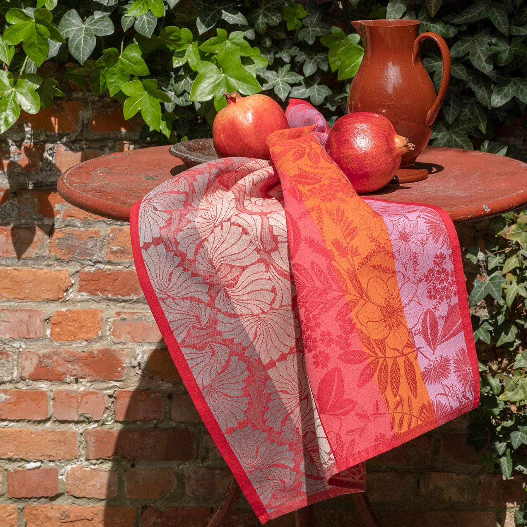 Cottage Tea Towel by Le Jacquard Francais