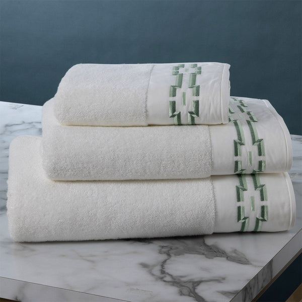 Tuileries Bath Towels