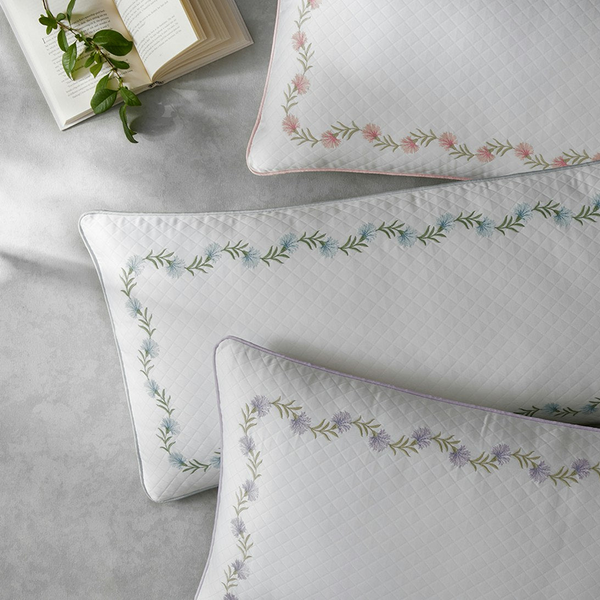 Daphne Matelassé Lumbar Pillow Cover