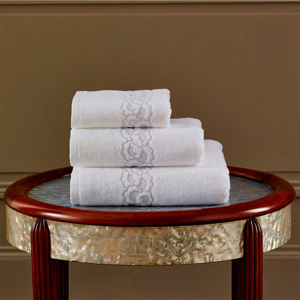 Festons Bath Collection