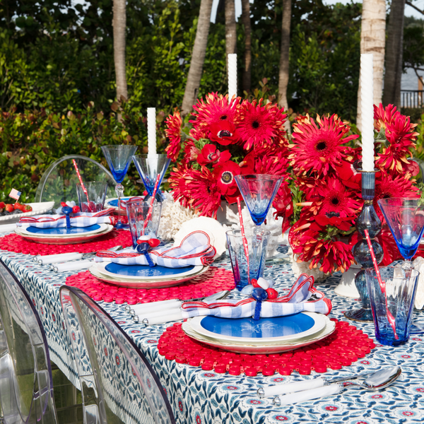 ROUND BAMBOO PLACEMAT IN CORAL