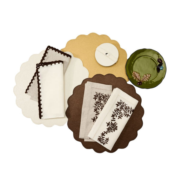 Victoria Round Scallop Placemat