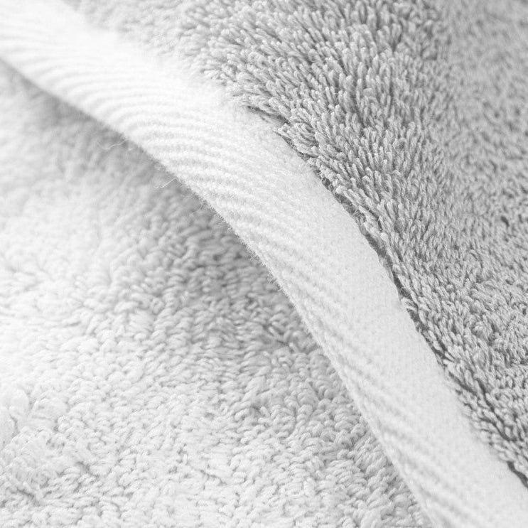 Bicolore Bath Towels by Graccioza