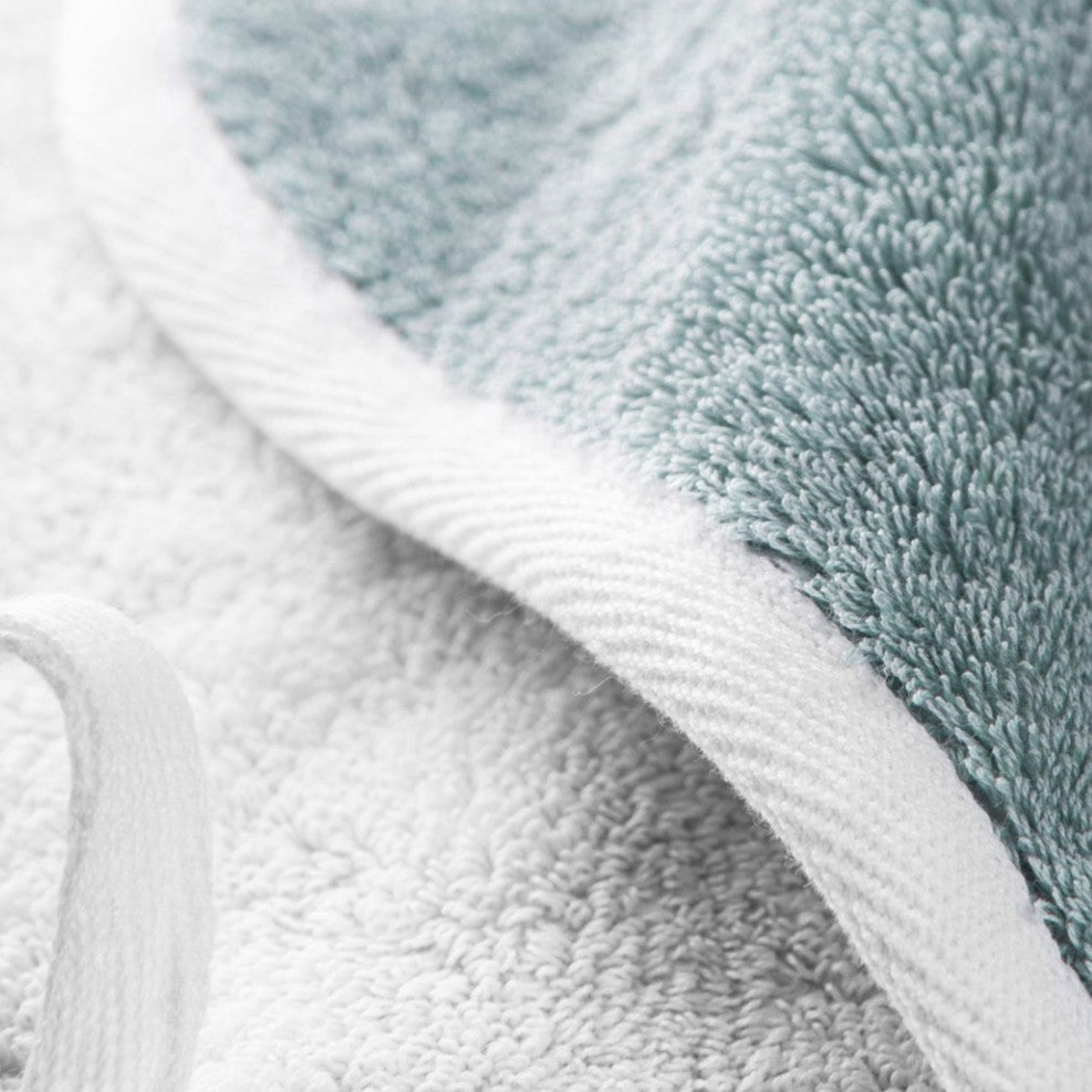 Bicolore Bath Towels by Graccioza