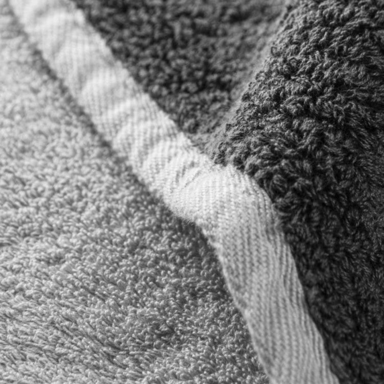 Bicolore Bath Towels by Graccioza
