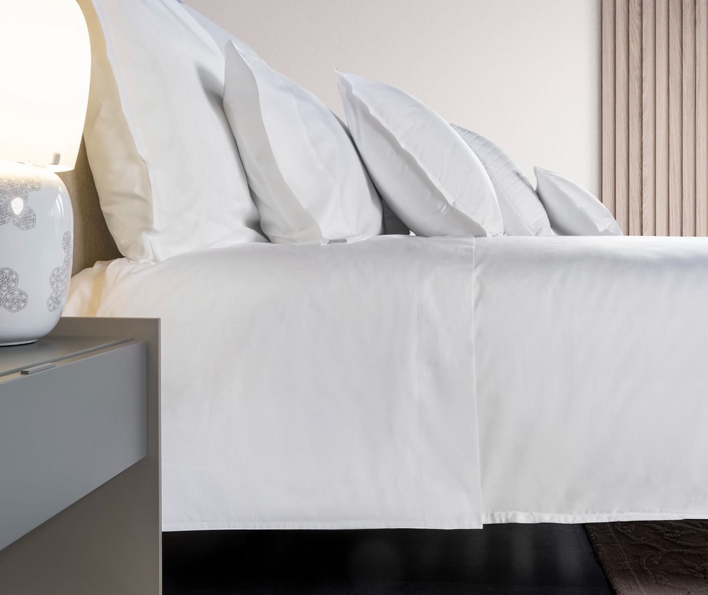 Nuvola Lineare Sateen Bed Collection by Signoria