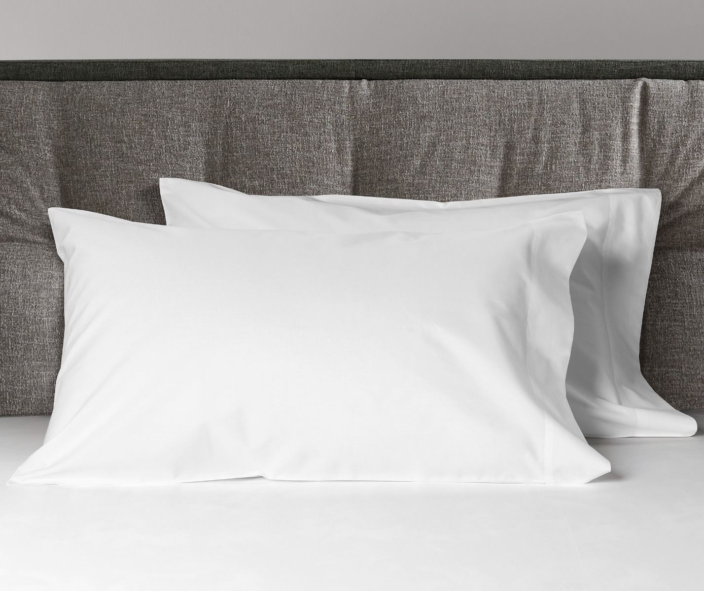 Nuvola Lineare Sateen Bed Collection by Signoria