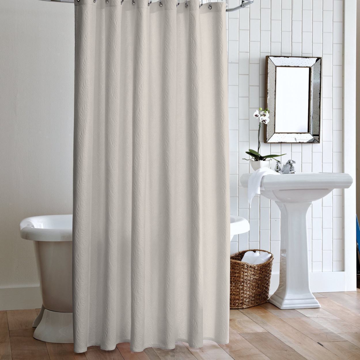 Vienna Matelasse Shower Curtain - Pioneer Linens
